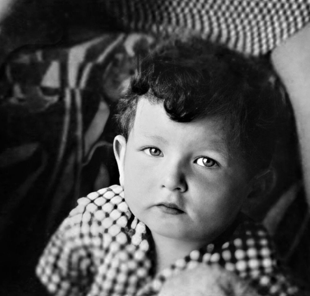 bob dylan aged 2